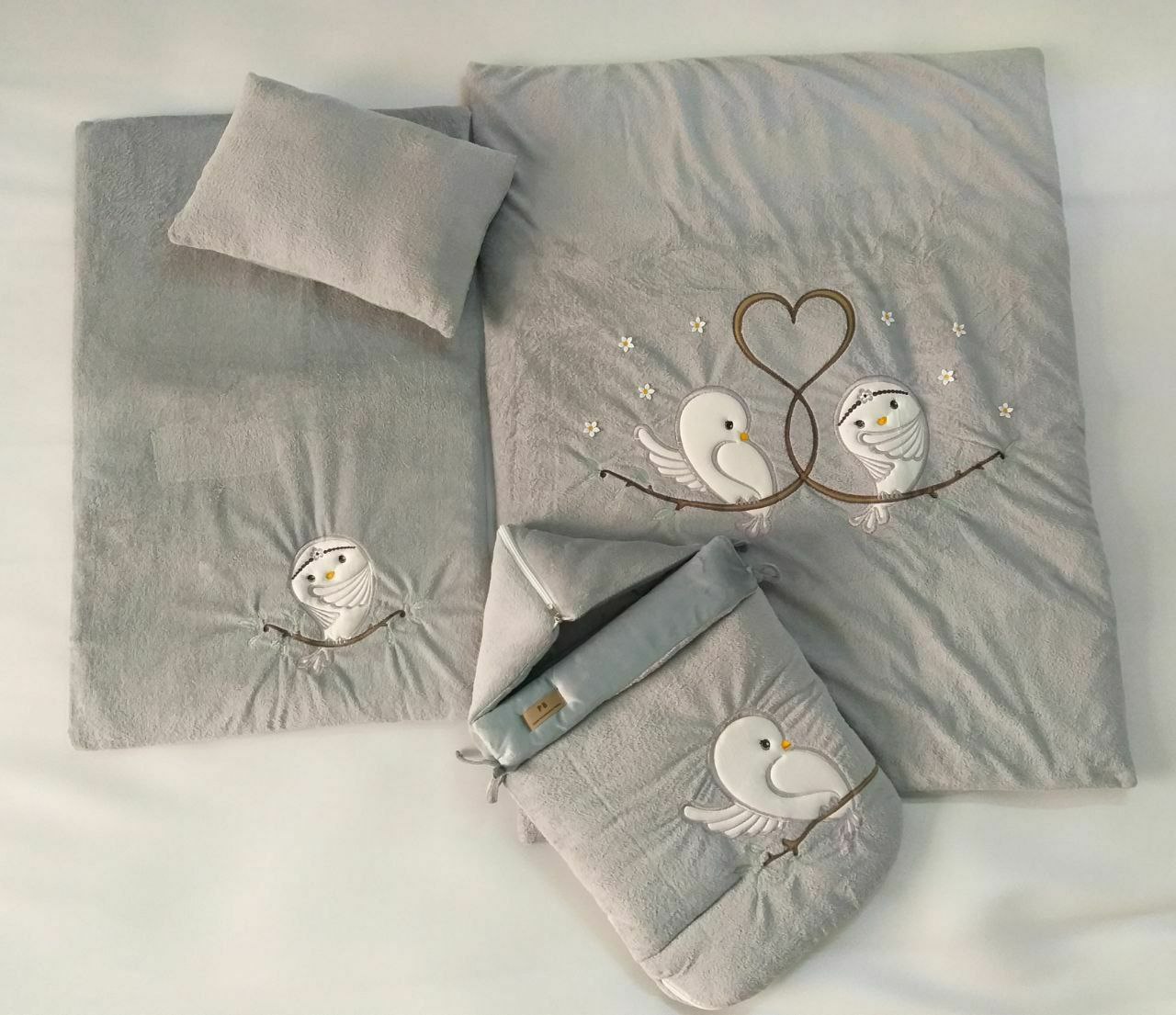 سرويس ۴ تكه پلوش طرح جوجه (1) سرويس ۴ تكه پلوش طرح جوجه